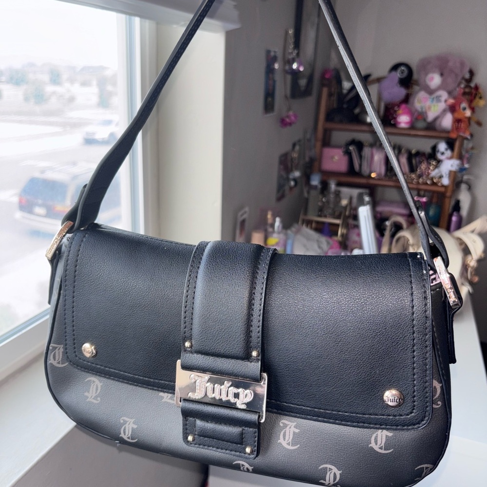 Juicy Couture Black Shoulder Bag with Classic Flap Design